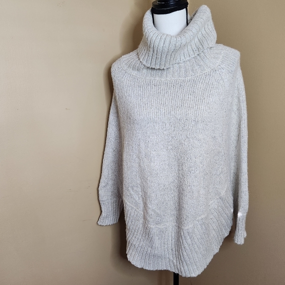 AMOLI Turtle neck Sweater/poncho Size S/M